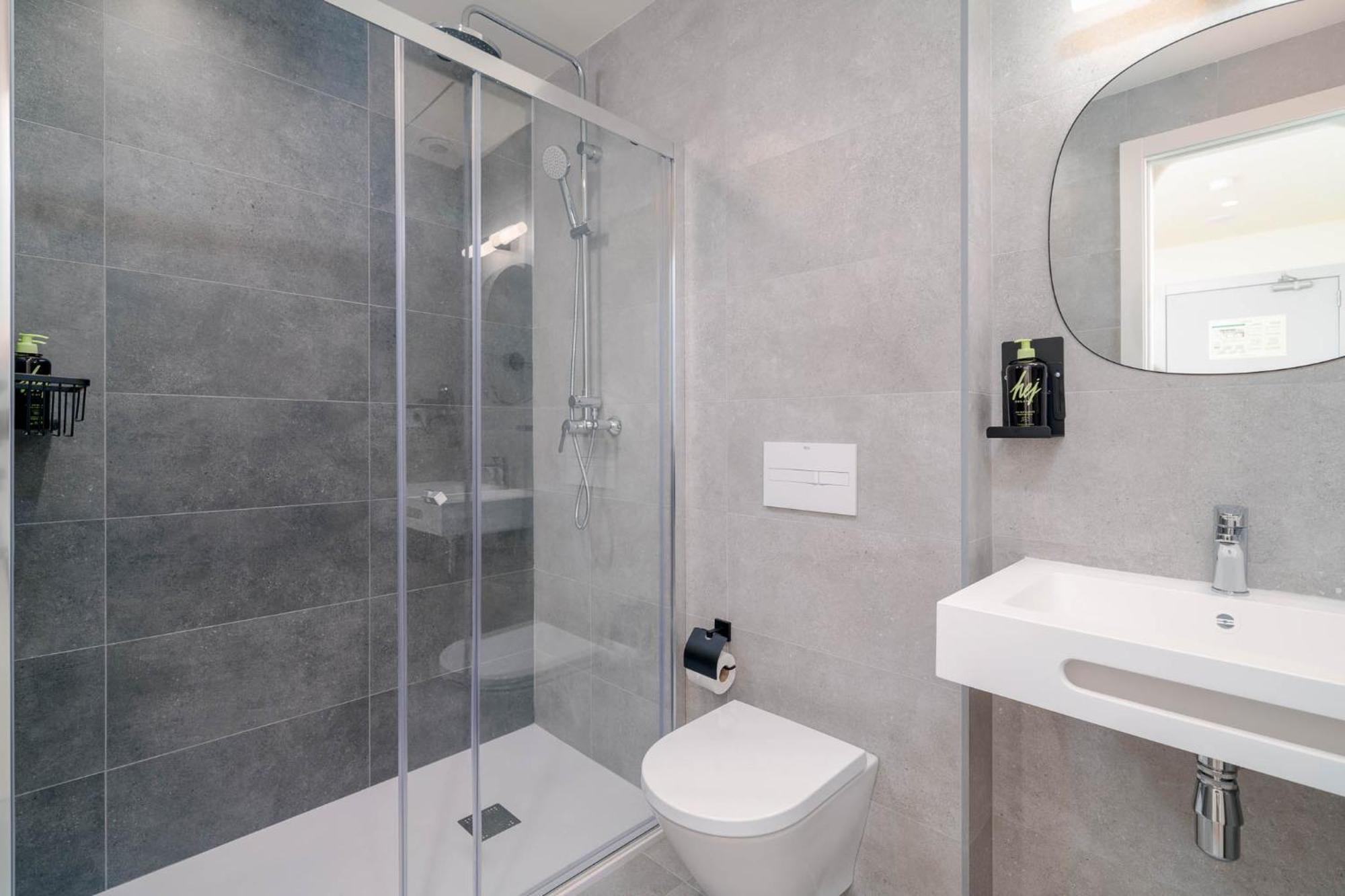 Limehome Valencia Carrer De Sant Jacint חדר תמונה