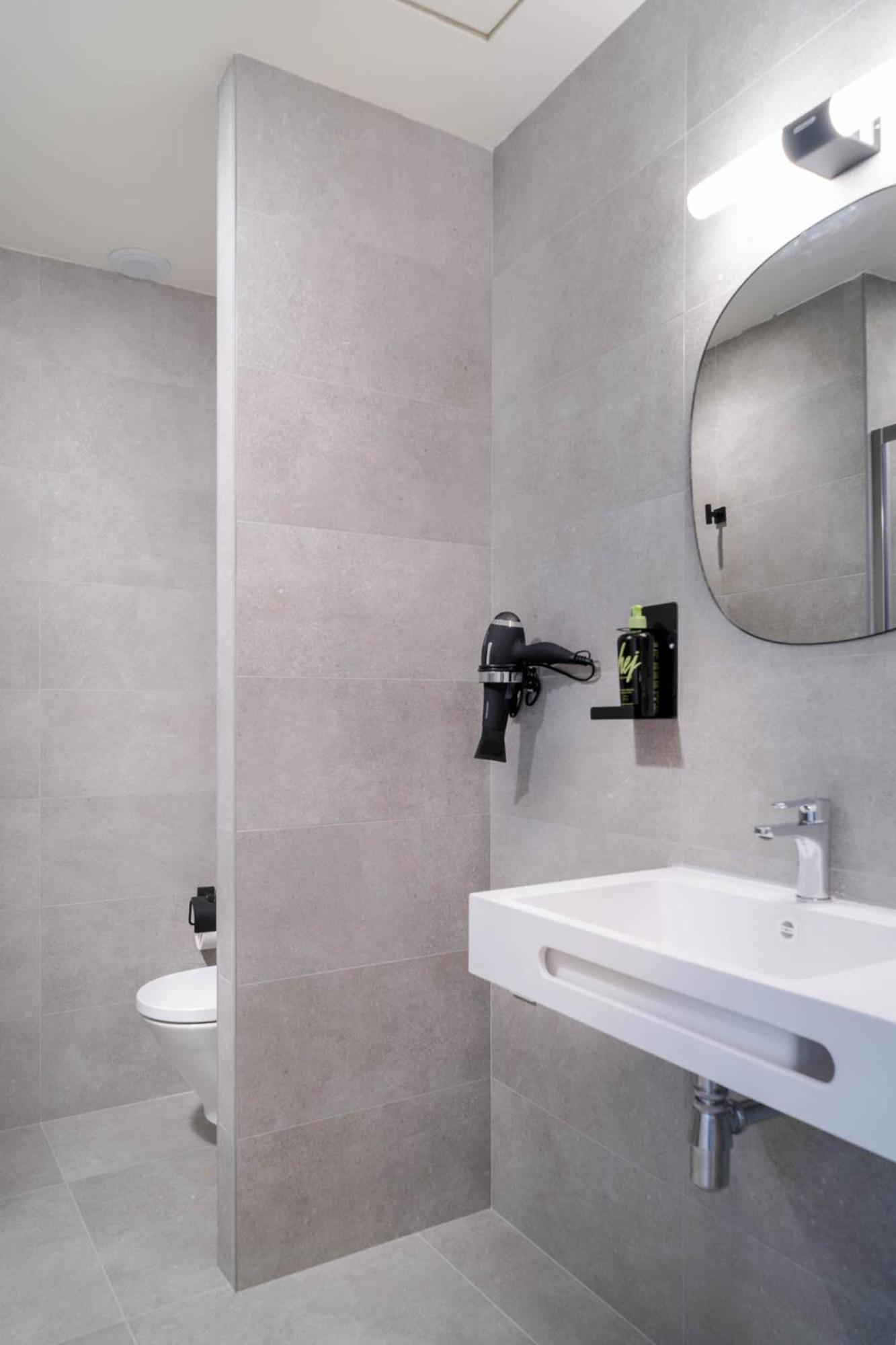 Limehome Valencia Carrer De Sant Jacint חדר תמונה